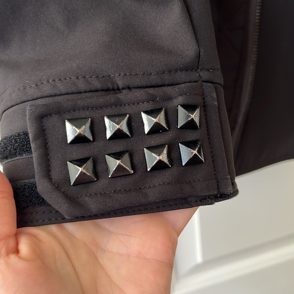 Neff Black Snowboarding Jacket - Small - Picture 9 of 9